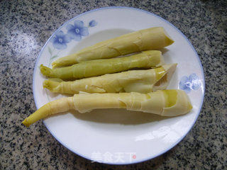 Fried Gluten with Bamboo Shoot Tip recipe