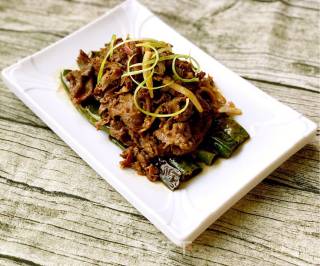 Stir-fried Beef with Tiger Skin Chili recipe