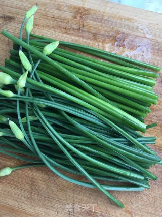 Stir-fried Bean Curd with Chives and Pork recipe