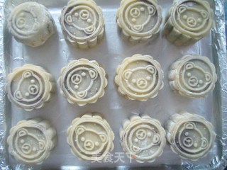 Red Bean Paste Mooncakes for Mom During The Festival recipe