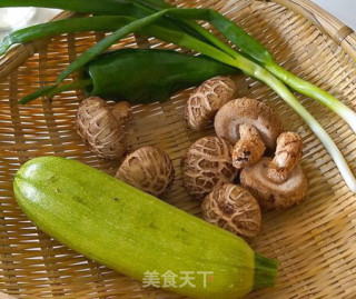 Zucchini Stir-fried Shiitake Mushrooms recipe