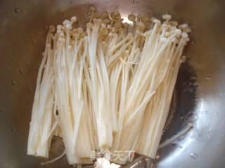 #春食野菜香#pour Oil with Chives and Enoki Mushrooms recipe