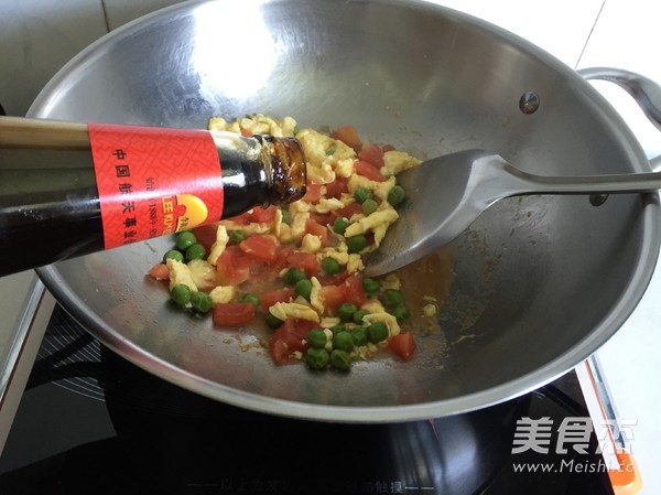 Noodles with Oyster Sauce and Tomato Sauce recipe