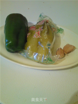 An Alternative Way to Eat Sauerkraut--stir-fried Green Pepper with Sauerkraut recipe