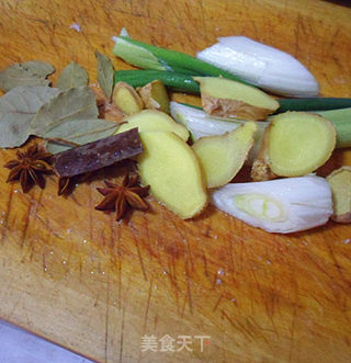 #御寒美食# Braised Yam with Tendon, Head and Brain recipe