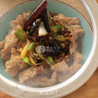 Steamed Bowl with Small Crispy Pork recipe