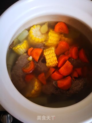 Meat, Meat Dishes-corn Carrot Keel Soup recipe