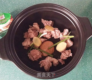 Wild Bamboo Shoots and Duck Legs in Clay Pot recipe