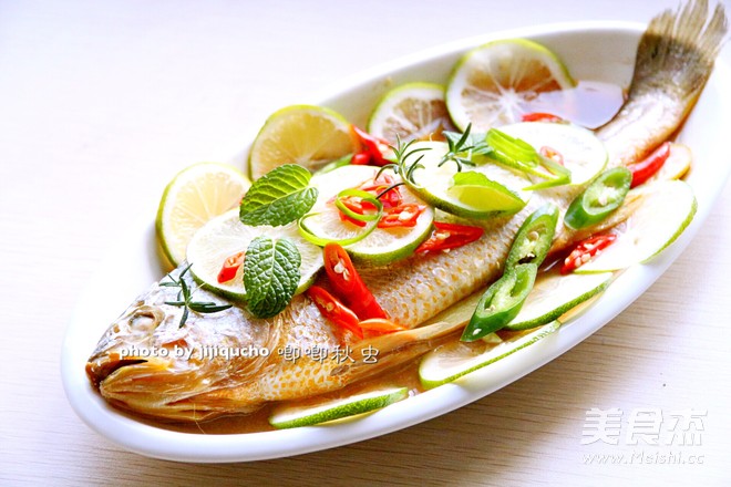 Thai Style Steamed Fish with Lime recipe