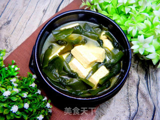 Seaweed Tofu Soup recipe