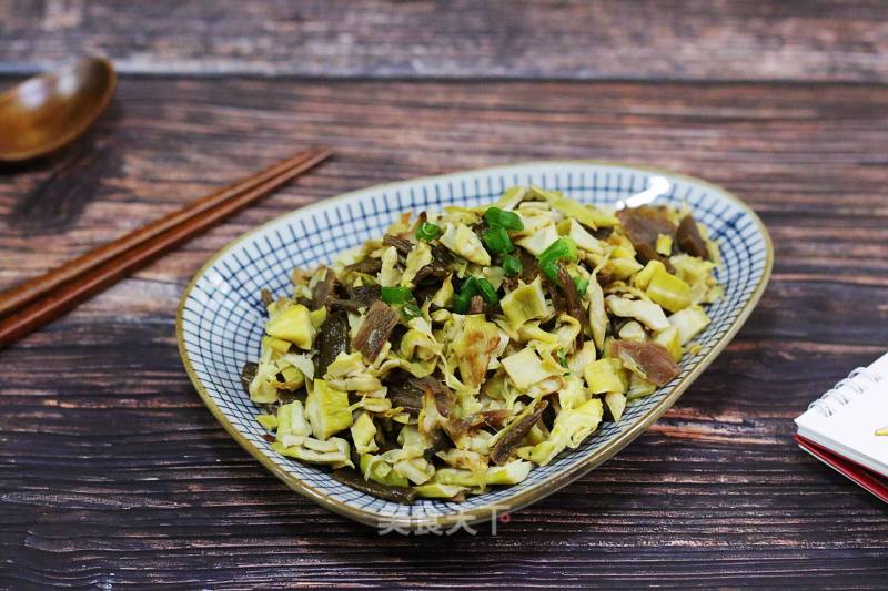 Stir-fried Bamboo Shoots with Glutinous Vegetables recipe