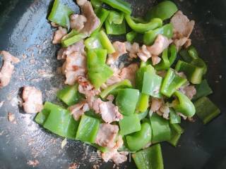 Stir-fried Pork with Green Pepper recipe