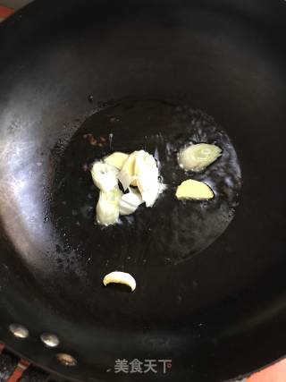 Braised Pork Belly with Seaweed and Soy Sprouts recipe