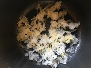 Tremella Lotus Seed Soup recipe