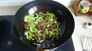 Stir-fried Beef with Bitter Gourd recipe