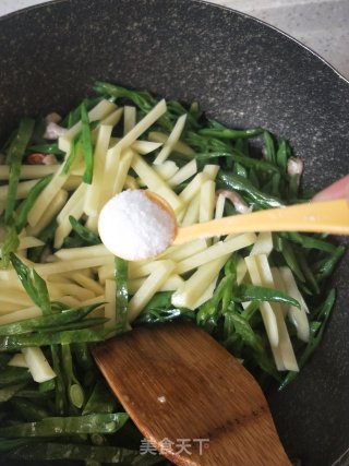 Black-eyed Bean and Potato Chips recipe