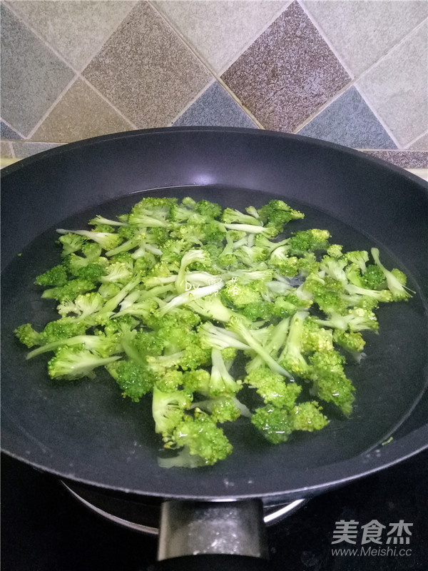 Stir-fried Shrimp with Broccoli recipe