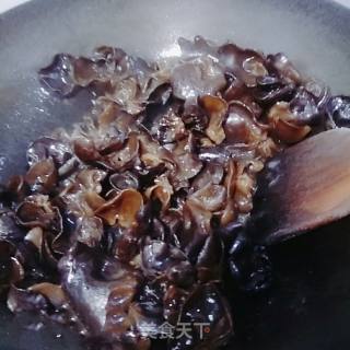Fried Yam with Fungus recipe