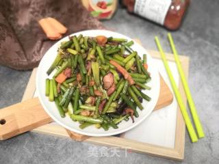 Stir-fried Bacon with Garlic Moss recipe