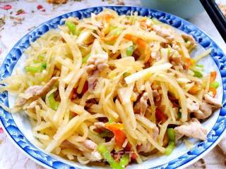 Stir-fried Shredded Pork with Hot Pepper and White Radish recipe