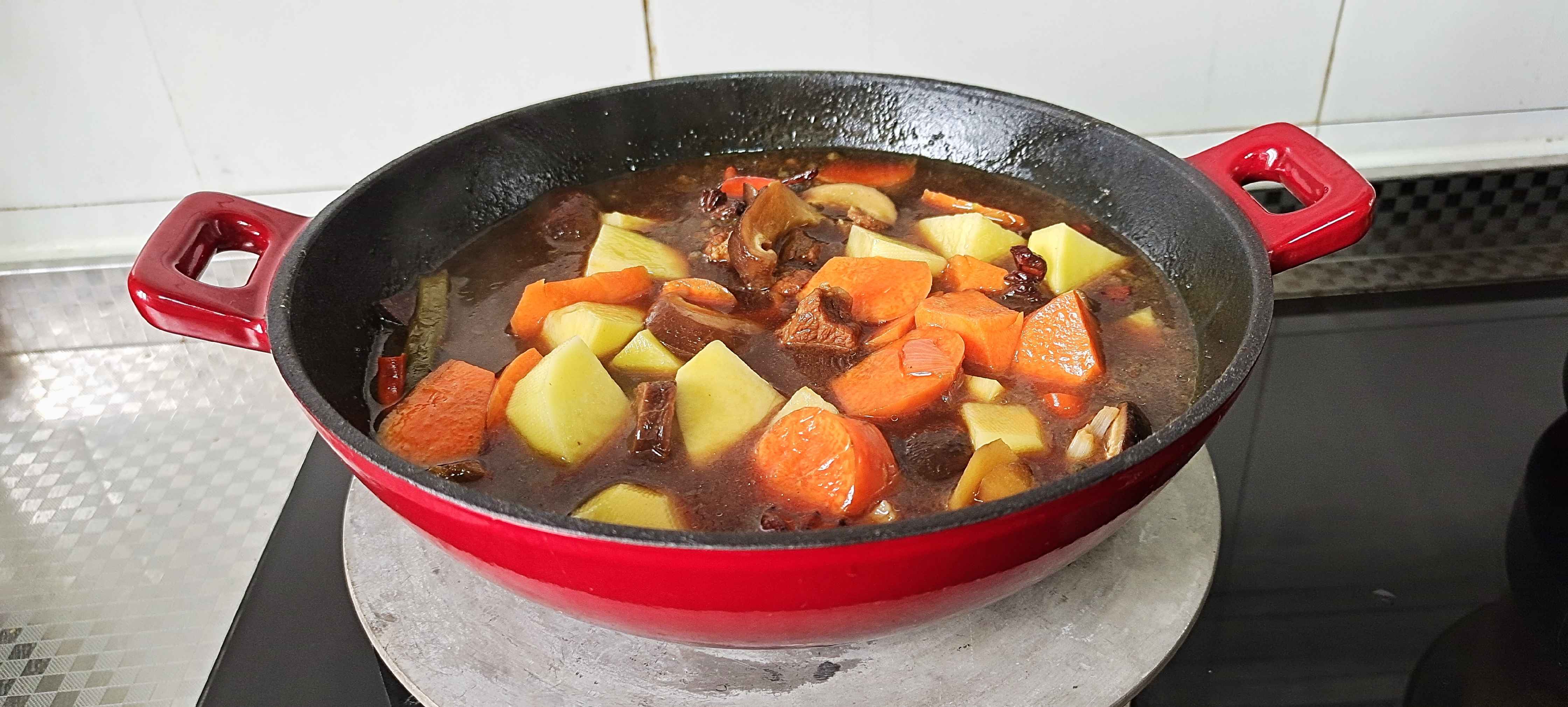 Beef in Winter Does This, It Warms The Body, Warms The Stomach and is Nourishing...red Braised Beef recipe