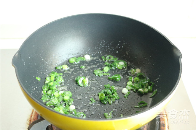 Spaghetti with Green Bamboo Shoots and Meat Sauce recipe