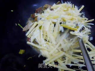 Colored Pork Bamboo Shoots recipe