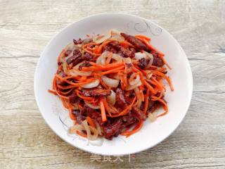 Stir-fried Beef with Carrots and Onions recipe
