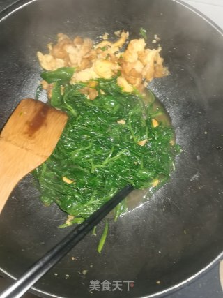 Fried Convolvulus Leaves with Egg recipe