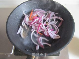 Stir-fried Udon Noodles with Black Pepper Beef recipe