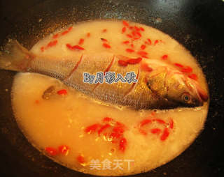 Pork Skin Bass Soup-all Wrinkles are Gone recipe