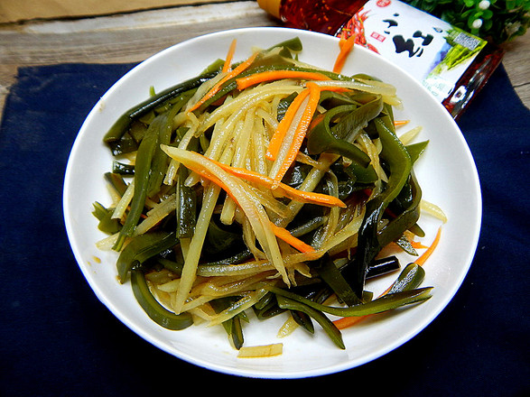 Potato Shreds with Kelp Salad recipe