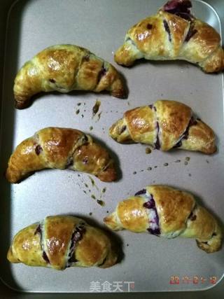 Flying Cake Version ~ Purple Sweet Potato Croissant recipe