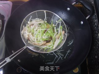 Green Bamboo and Enoki Mushroom Soup recipe