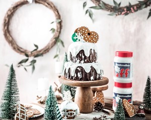 Christmas Marshmallow Cream Frosting Dripping Stump Cake recipe