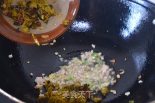 Stir-fried Chili with Sauerkraut recipe