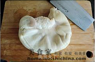 Autumn Nourishing Yin and Moisturizing Lung Soup----simmered Pork Belly with Luo Han Bamboo Shoots recipe