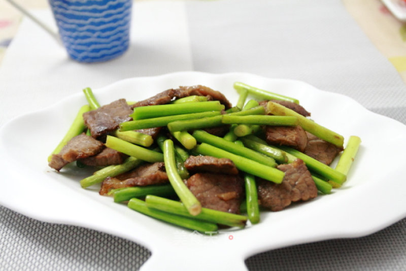 Home Cooking: Stir-fried Beef with Garlic Moss recipe