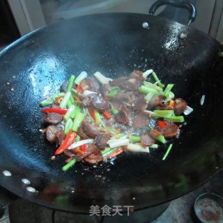 Stir-fried Sausage with Celery and Garlic recipe