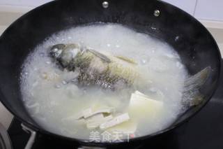 Crucian Tofu Soup recipe