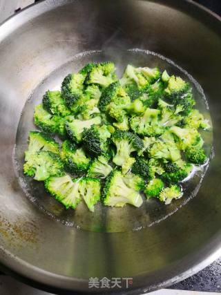Fried Broccoli with Shrimp recipe