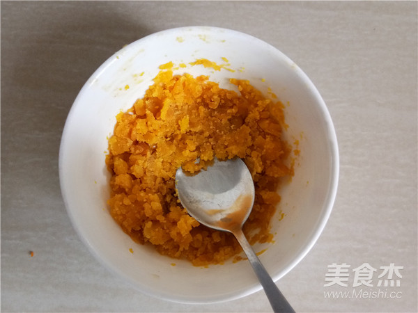 Baked Pumpkin with Salted Egg Yolk recipe