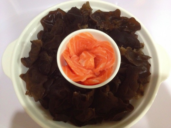 Salmon Sashimi with Fungus recipe