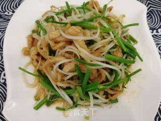 Stir-fried Pork Shreds with Leek and Bean Sprouts recipe