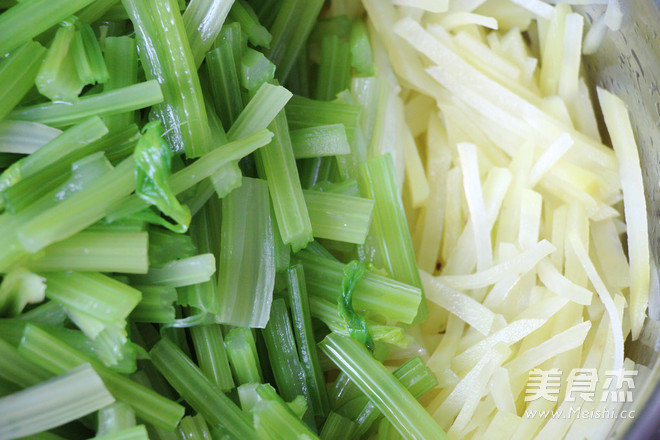 Celery and Potato Shreds recipe