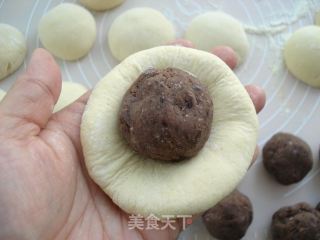 Cornmeal Bean Paste Buns recipe