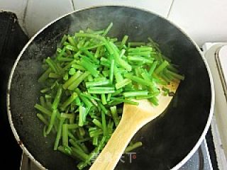 Stir-fried Pork Liver with Celery - Nourishing Liver in Spring recipe