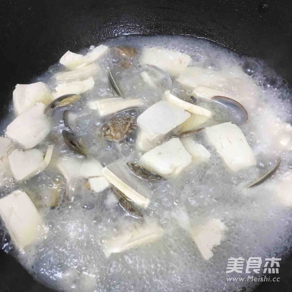 Clam Tofu Soup recipe