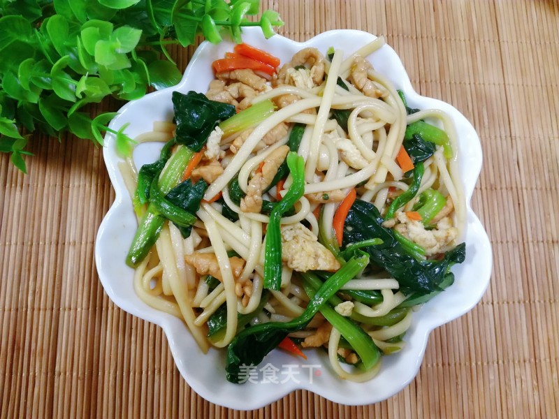 Fried Noodles with Vegetables, Eggs and Pork recipe