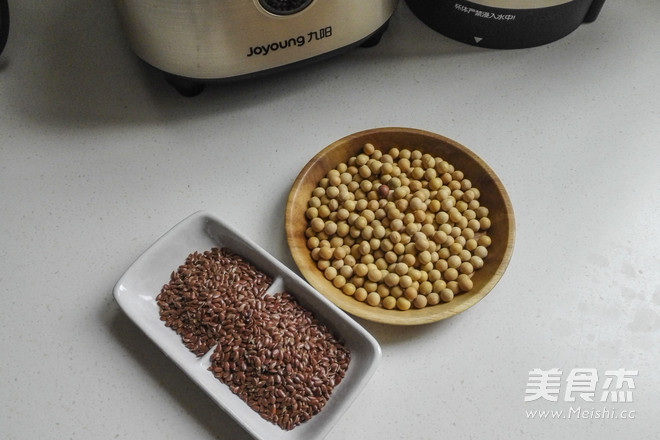 Flaxseed Soy Milk Hot Drink recipe